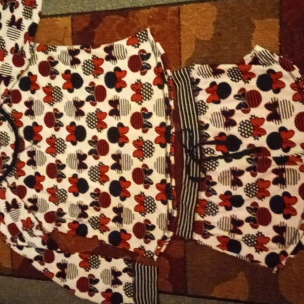 Authentic Disney Red, n Black 2 Piece Ultra Soft Pajama Set. XL